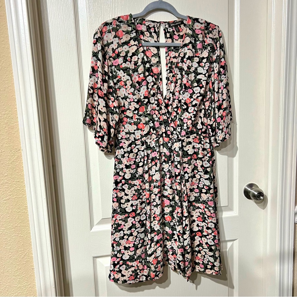 Billabong Women Floral Wrap Flutter Dress - Size Women’s US Large